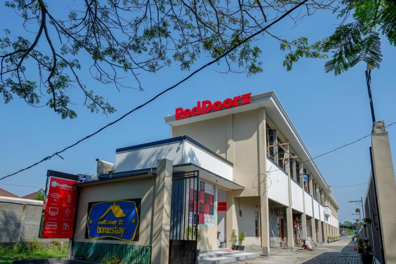 红多兹酒店-近阿迪苏西普托高尔夫球场 Potrojayan 外观 照片